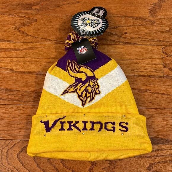 Minnesota Vikings Pom Beanie (lights up but needs battery) - Picture 1 of 10